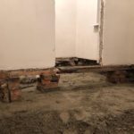 Установка временных опор для стен